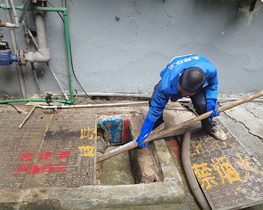 东西湖清掏化粪池